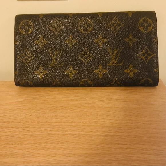 Louis Vuitton Sarah Wallet Brown Coated Canvas
LV Monogram - Picture 15 of 16
